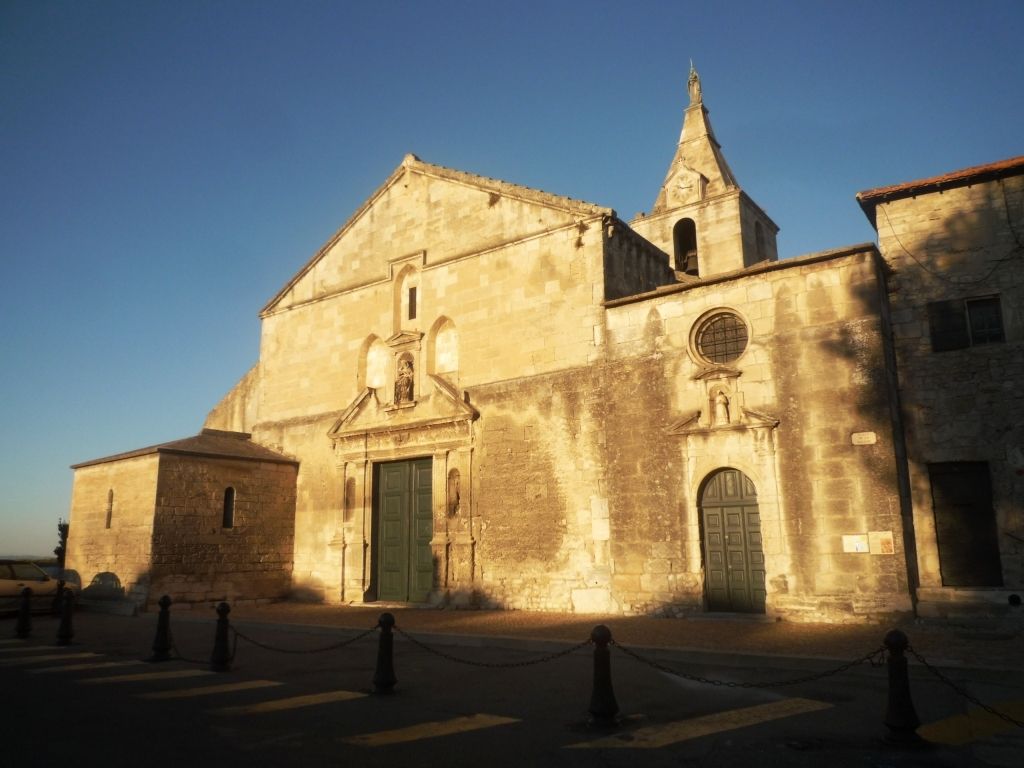 building for sale on ARLES (13200)