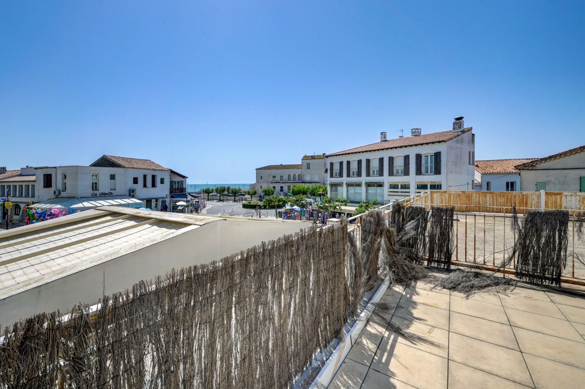 apartment 3 Rooms for sale on SAINTES MARIES DE LA MER (13460)